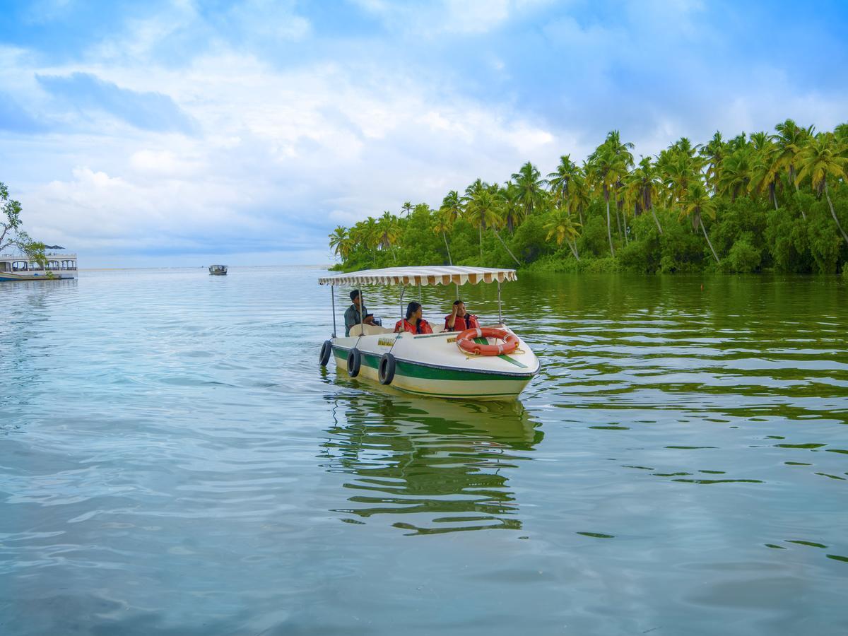 Isola Di Cocco Ayurvedic Beach Resort Poovar Экстерьер фото